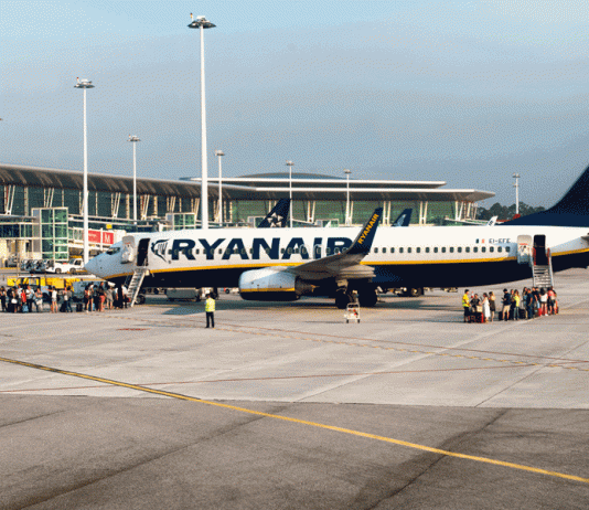 Ryanair, Porto,