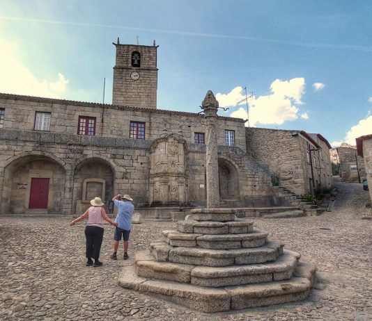 Pelourinho e Casa da Câmara de Castelo Novo