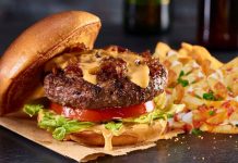 Dias de celebração à mesa com o Hard Rock Cafe Lisboa Hard Rock Cafe Lisboa