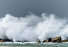 Marinha e Autoridade Marítima Nacional alertam para agravamento da agitação marítima na Costa Oeste de Portugal Continental agravamento da agitação marítima em Portugal