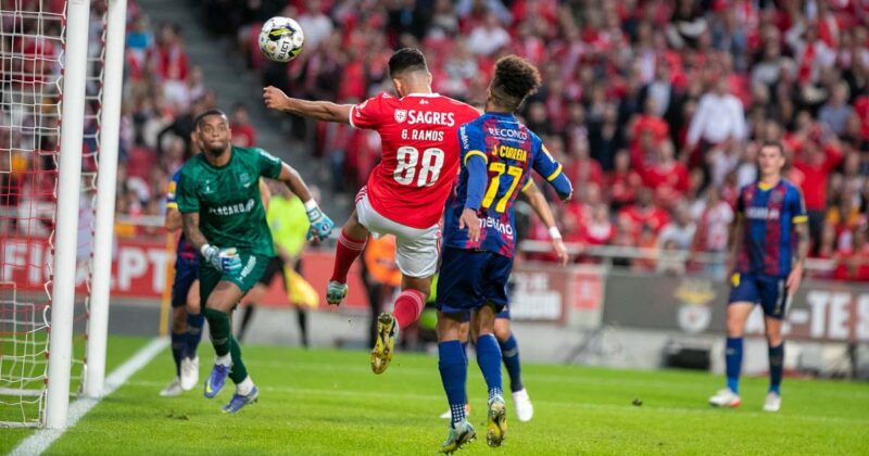 Benfica-goleia-Chaves