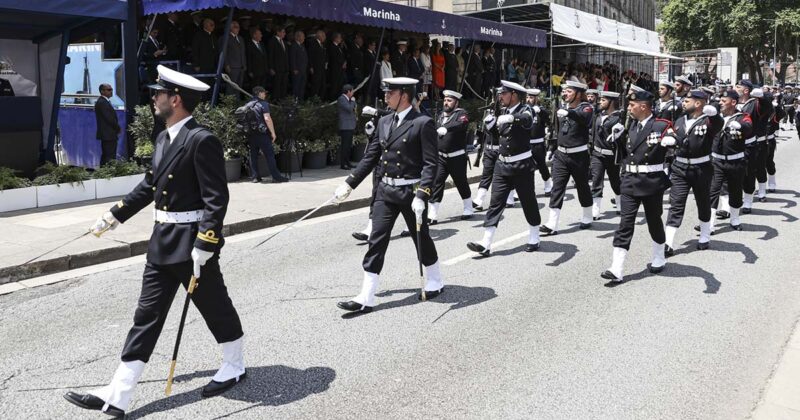 desfile militar dia da marinha