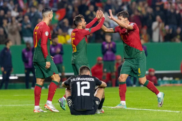 Portugal vence Islândia