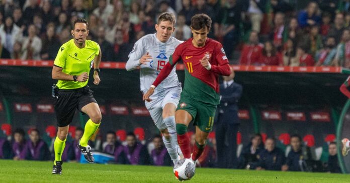 Portugal vence Islândia