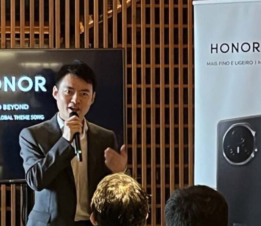 HONOR Magic V3