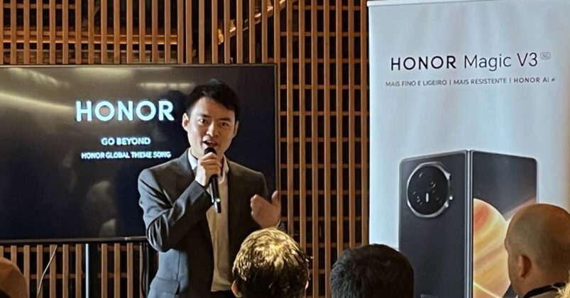 HONOR Magic V3