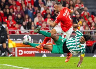 Benfica goleou o Rio Ave e continua na luta pelos primeiros lugares da Liga Portugal Benfica Liga Portugal