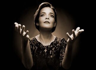 Anne Carrere leva “Piaf! Non, je ne regrette rien!” ao Casino Estoril Anne Carrere