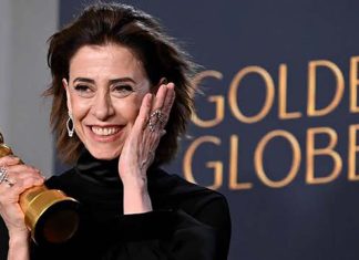 Atriz brasileira Fernanda Torres vence a estatueta do Globo de Ouro Fernanda Torres
