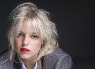 Artista Pop Reneé Rapp assume papel de embaixadora de marca internacional de cosméticos Reneé Rapp