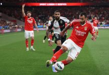 O Benfica venceu o Farense e cola-se ao Sporting na liderança do campeonato Benfica venceu Farense