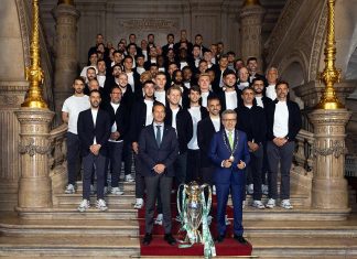 Sporting Bicampeão homenageado na Câmara de Lisboa Sporting Bicampeão