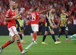 Benfica vence Fenerbahçe na Luz e garante apuramento para a Liga dos Campeões Benfica Fenerbahçe