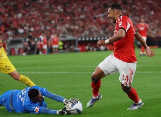 Benfica controla jogo e vence o Tondela por 3-0 no Estádio da Luz Benfica Tondela