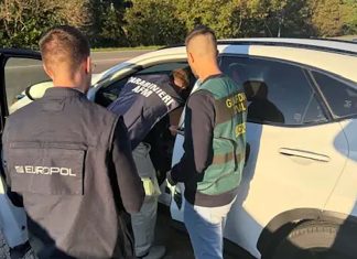 Rede internacional desmantelada em operação europeia contra o roubo de carros de luxo roubo de carros de luxo