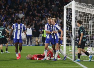 FC Porto vence o Estoril e reforça candidatura ao título Estoril FC Porto