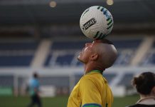 Jogo solidário Ronaldinho Gaúcho reuniu estrelas do futebol em Lisboa Jogo solidário Ronaldinho Gaúcho