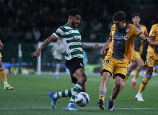 Sporting goleia Vitória SC e iguala Benfica na tabela classificativa Sporting Vitória SC