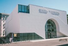 Centenário do Teatro Variedades: um século de cultura, memória e futuro no Parque Mayer Fachada do edifício onde decorrem as comemorações do centenário do Teatro Variedades, no Parque Mayer.