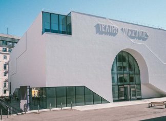 Centenário do Teatro Variedades: um século de cultura, memória e futuro no Parque Mayer Fachada do edifício onde decorrem as comemorações do centenário do Teatro Variedades, no Parque Mayer.