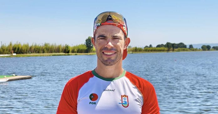 Fernando Pimenta na Taça do Mundo de Canoagem em Montreal Fernando Pimenta junto à pista de competição durante a Taça do Mundo de Canoagem em Montreal