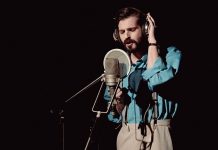Filme sobre Carlos Paião: PLAYBACK leva ao grande ecrã a história de um dos maiores talentos da música portuguesa Rafael Ferreira interpreta Carlos Paião numa cena do filme sobre Carlos Paião, PLAYBACK