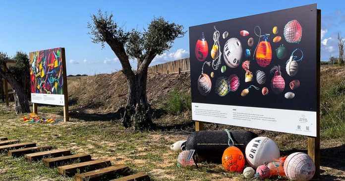 Exposição Waste 2 Arte na Costa Alentejana Lixo nas praias da Costa Alentejana transformado em obras de arte expostas na mostra Waste 2 Arte