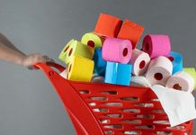 Marcas mais escolhidas em Portugal: Renova sobe ao 7.º lugar do Brand Footprint 2026 e lidera entre as marcas não alimentares Marcas mais escolhidas em Portugal: rolos de papel Renova num carrinho de compras.