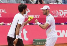 Meias-finais do Estoril Open: Borges e Cabral ficam a dois pontos da final em pares; Blockx e Van Assche na final de singulares Nuno Borges e Francisco Cabral durante as meias-finais do Estoril Open na competição de pares
