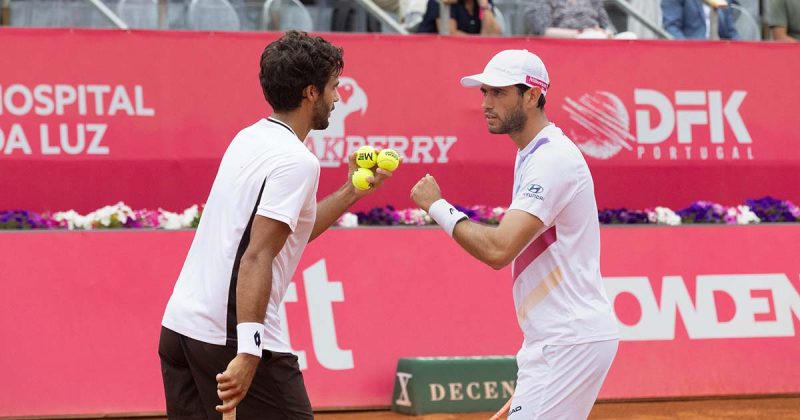 Nuno Borges e Francisco Cabral durante as meias-finais do Estoril Open na competi&ccedil;&atilde;o de pares