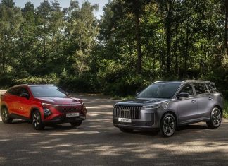 OMODA JAECOO entra no Top 3 do mercado automóvel OMODA JAECOO com OMODA 5 e JAECOO 7 em estrada