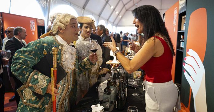 Figurantes trajados à época pombalina na Vindouro em S. João da Pesqueira