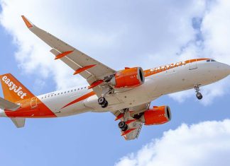 Saldos easyJet regressam com descontos até 20% para viajar pela Europa e África Saldos easyJet com avião da companhia em voo