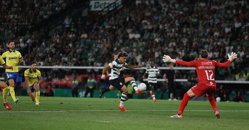 Sporting empatou em Alvalade com Luis Su&aacute;rez a rematar para o segundo golo frente ao Arouca