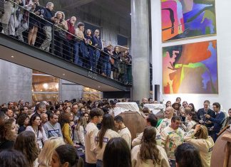Amphora Wine Day celebra no Alentejo a tradição do vinho de talha em ano marcado pela candidatura à UNESCO Participantes no Amphora Wine Day reunidos junto às talhas na Herdade do Rocim, no Alentejo.