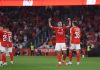 Benfica e Gil Vicente protagonizam noite de golos na Taça da Liga Sudakov de braços erguidos a festejar um golo no encontro entre Benfica e Gil Vicente, no Estádio da Luz