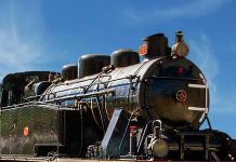 Comboio Histórico a Vapor Templário leva locomotiva centenária até Tomar Locomotiva a vapor CP 0186 com carruagens históricas, utilizada no Comboio Histórico a Vapor Templário entre Entroncamento e Tomar