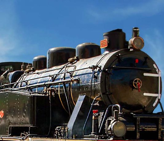 Comboio Histórico a Vapor Templário leva locomotiva centenária até Tomar Locomotiva a vapor CP 0186 com carruagens históricas, utilizada no Comboio Histórico a Vapor Templário entre Entroncamento e Tomar