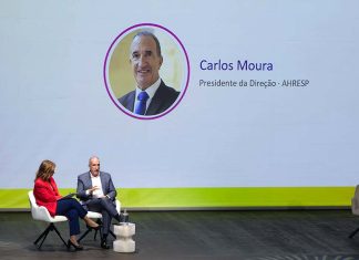 Congresso da AHRESP 2026 debate o futuro da restauração entre desafios e inovação Congresso da AHRESP com Carlos Moura, presidente da associação, durante a sua intervenção em Lagoa.