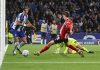 FC Porto e PSV separados por um golo de Til na segunda parte Jogador do PSV tenta finalizar junto de Diogo Costa e dos defesas portistas no jogo entre FC Porto e PSV.