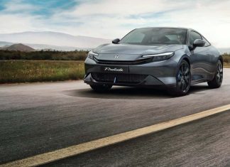Honda Prelude regressa 25 anos depois e recupera um nome que marcou gerações Honda Prelude cinzento em andamento numa estrada, na nova geração híbrida do coupé da Honda