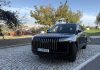 Jaecoo 5 HEV Exclusive surpreende na cidade mas é na estrada que revela o seu carácter Jaecoo 5 HEV Exclusive preto fotografado de frente e de lado durante o ensaio em Portugal