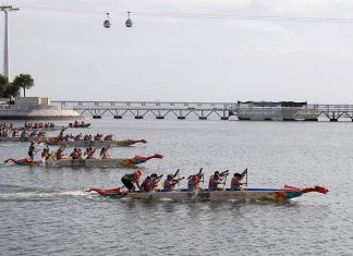 Lisboa Dragon Boat Festival estreia-se com mais de 700 participantes no Parque das Nações Embarcações do Lisboa Dragon Boat Festival nas águas do Parque das Nações, em Lisboa.