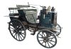 Primeiro automóvel em Portugal regressa em livro 131 anos depois Panhard & Levassor, o primeiro automóvel em Portugal, com carroçaria verde, bancos abertos e rodas de raios