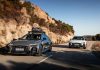 Quattro ultra dá ao Audi A6 allroad uma tração integral que sabe quando intervir Dois Audi A6 allroad com sistema quattro ultra circulam numa estrada sinuosa, junto a uma encosta rochosa