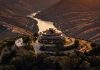 Quinta das Carvalhas vence Best of Wine Tourism com a emblemática Casa Redonda Casa Redonda da Quinta das Carvalhas sobre o rio Douro e as encostas vinhateiras.