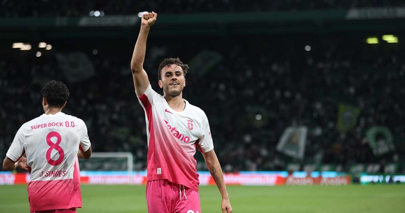 Sporting venceu o Mar&iacute;timo por 2-1 na Ta&ccedil;a da Liga, com Pedro Lima a celebrar de punho erguido em Alvalade.